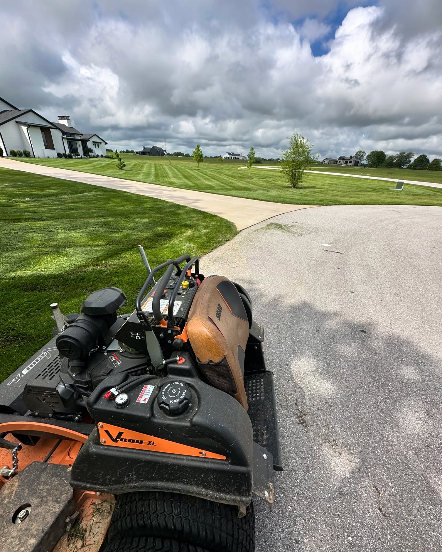 Residential Large Acreage Lawn Mowing in Ozark MO